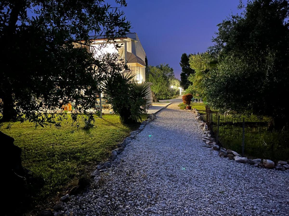 B&B Villa Méditerranée Trani Exterior foto